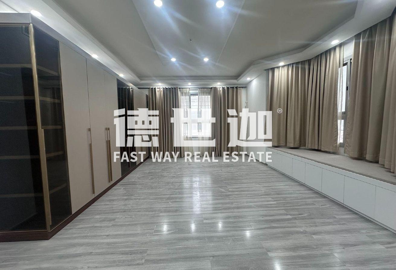 Easy access to E311 | Ready to Move In | 5BHK photo 7
