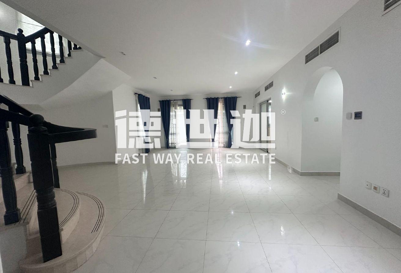 Easy access to E311 | Ready to Move In | 5BHK photo 10