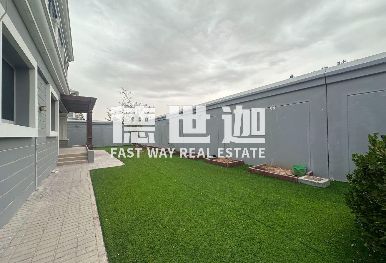 Easy access to E311 | Ready to Move In | 5BHK photo 4