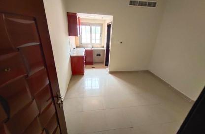 Apartment - Studio - 1 Bathroom for rent in Muwailih Building - Muwaileh - Sharjah