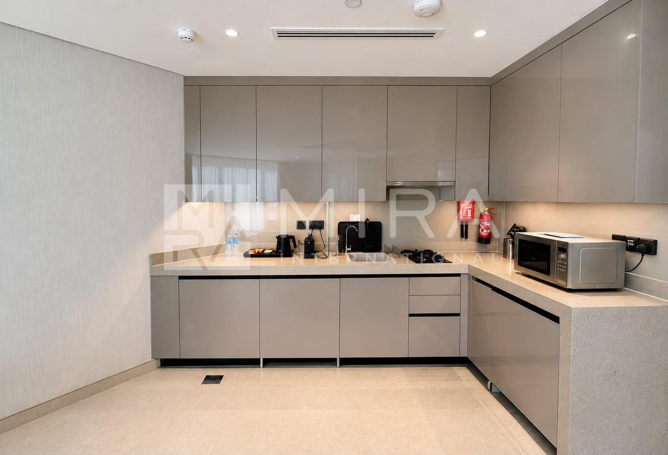 Luxury Studio | All Bills | Furnished and Ready photo 3