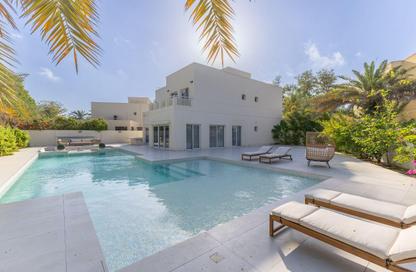 Villa - 4 Bedrooms - 4 Bathrooms for rent in Meadows 2 - Meadows - Dubai