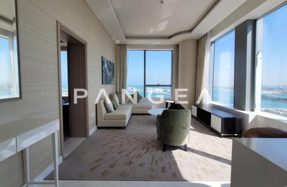 Apartment - 1 Bedroom - 2 Bathrooms for rent in The Palm Tower - Palm Jumeirah - Dubai