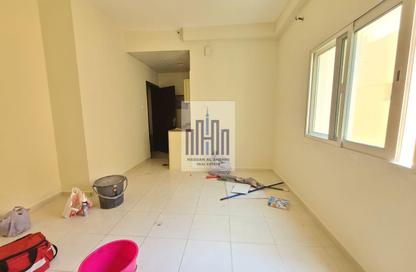 Apartment - Studio - 1 Bathroom for rent in Muwailih Building - Muwaileh - Sharjah