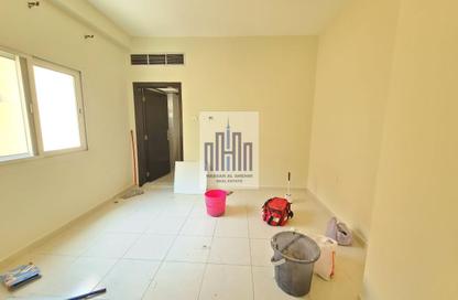 Apartment - Studio - 1 Bathroom for rent in Muwailih Building - Muwaileh - Sharjah