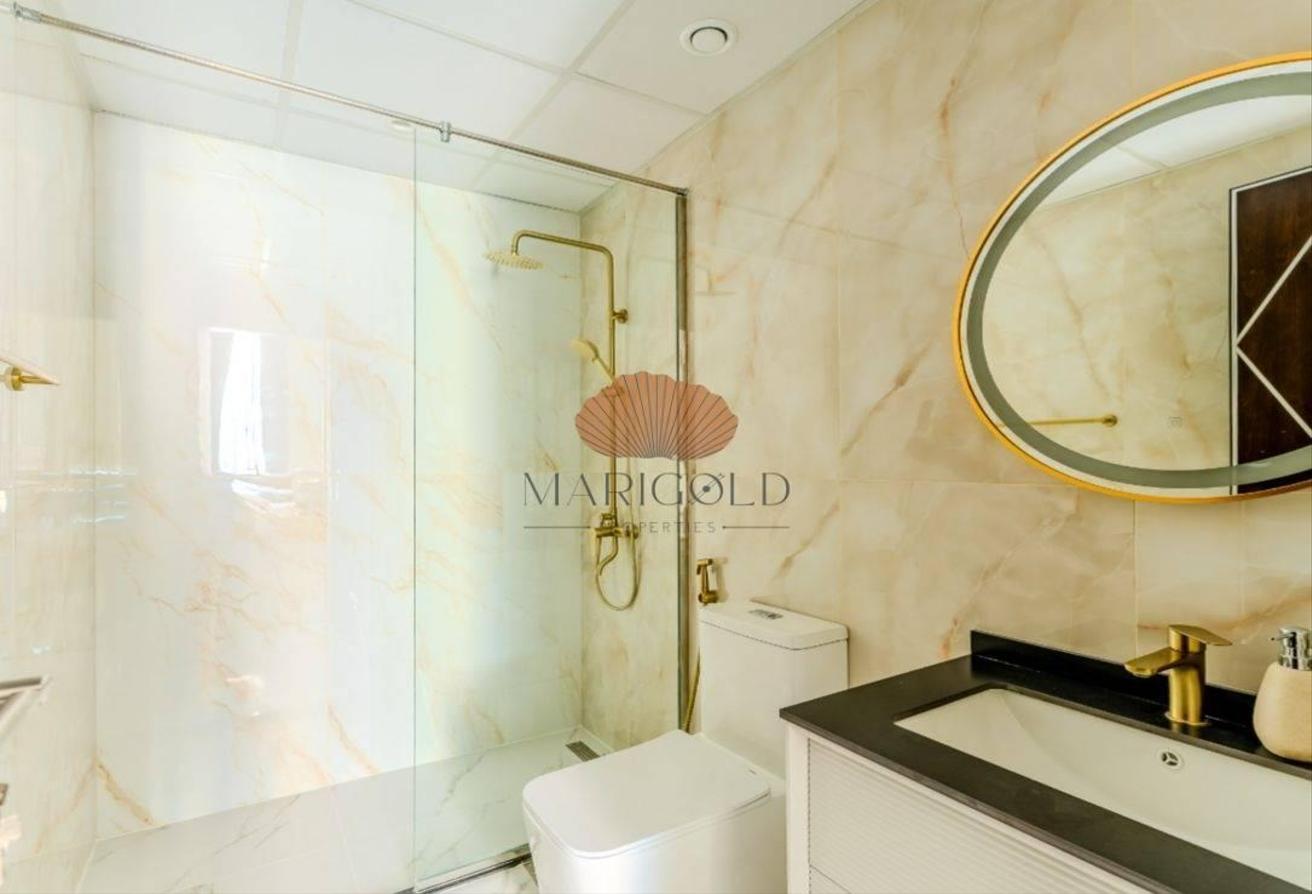 WELL FURNISHED I STUDY I BRIGHT & AIRY photo 11