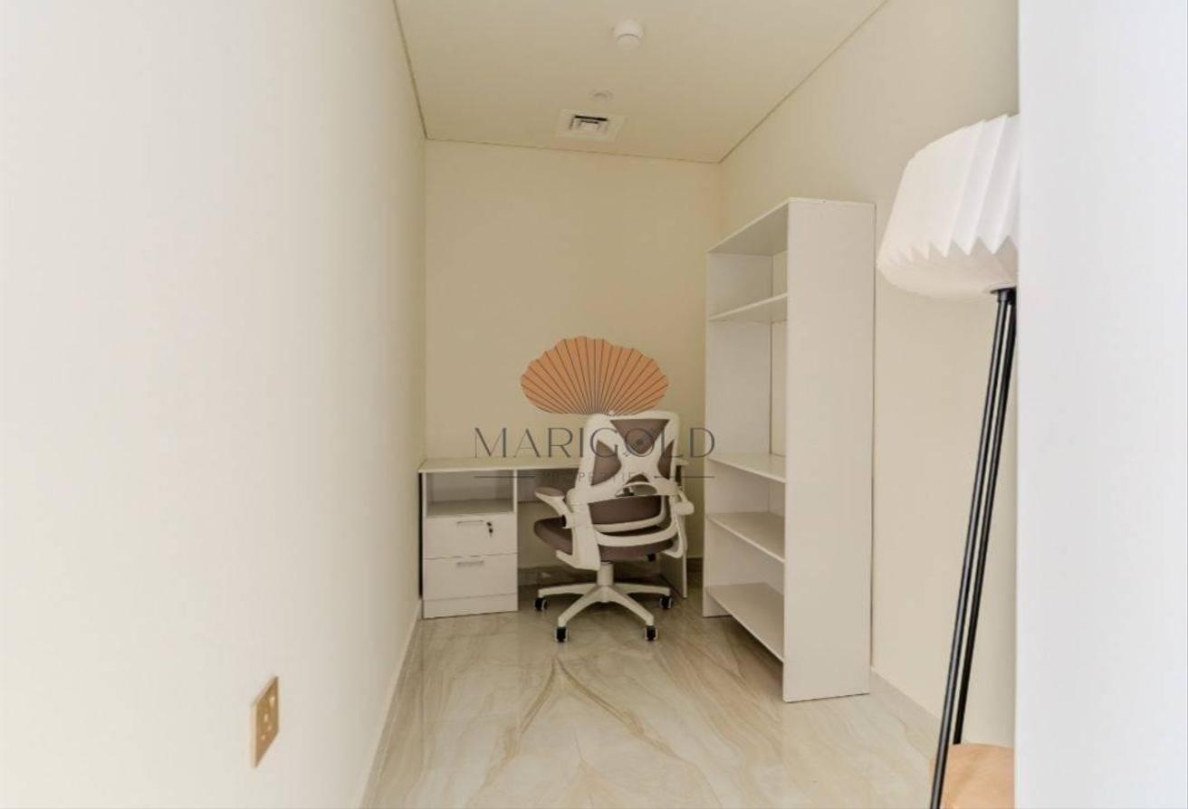 WELL FURNISHED I STUDY I BRIGHT & AIRY photo 4
