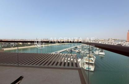 Apartment - Studio - 1 for rent in Palm Views East - Palm Views - Palm Jumeirah - Dubai