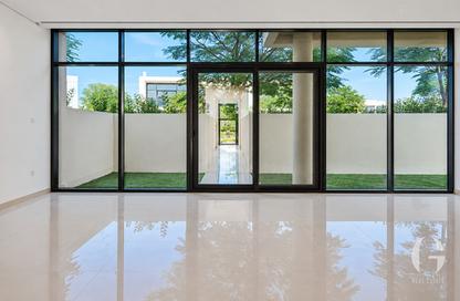 Townhouse - 3 - 4 for rent in Phoenix - Damac Hills - Dubai