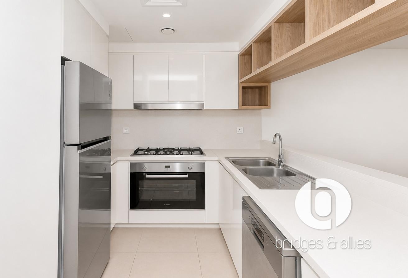 BURJ VIEW | MID FLOOR | NEW LISTING photo 7