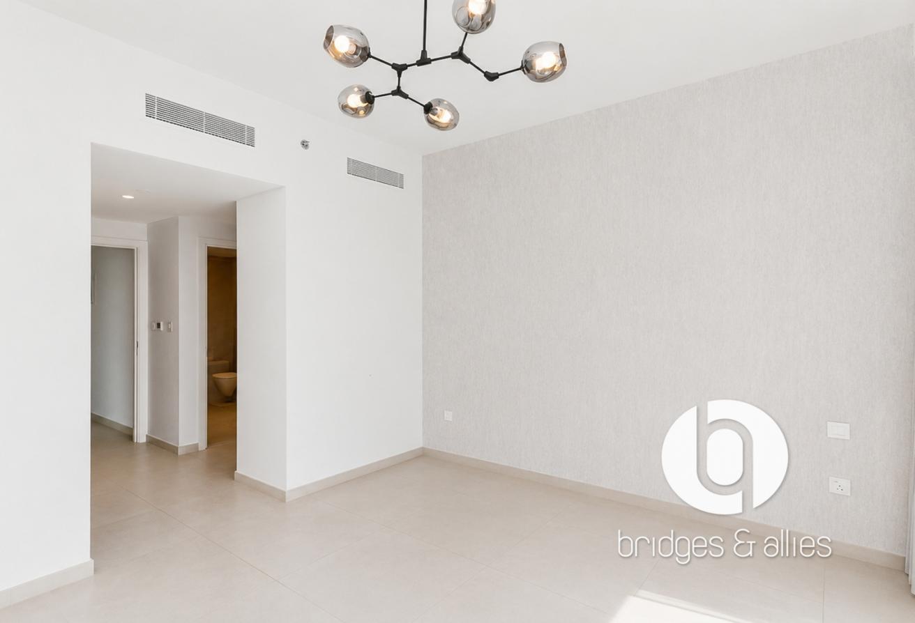 BURJ VIEW | MID FLOOR | NEW LISTING photo 11