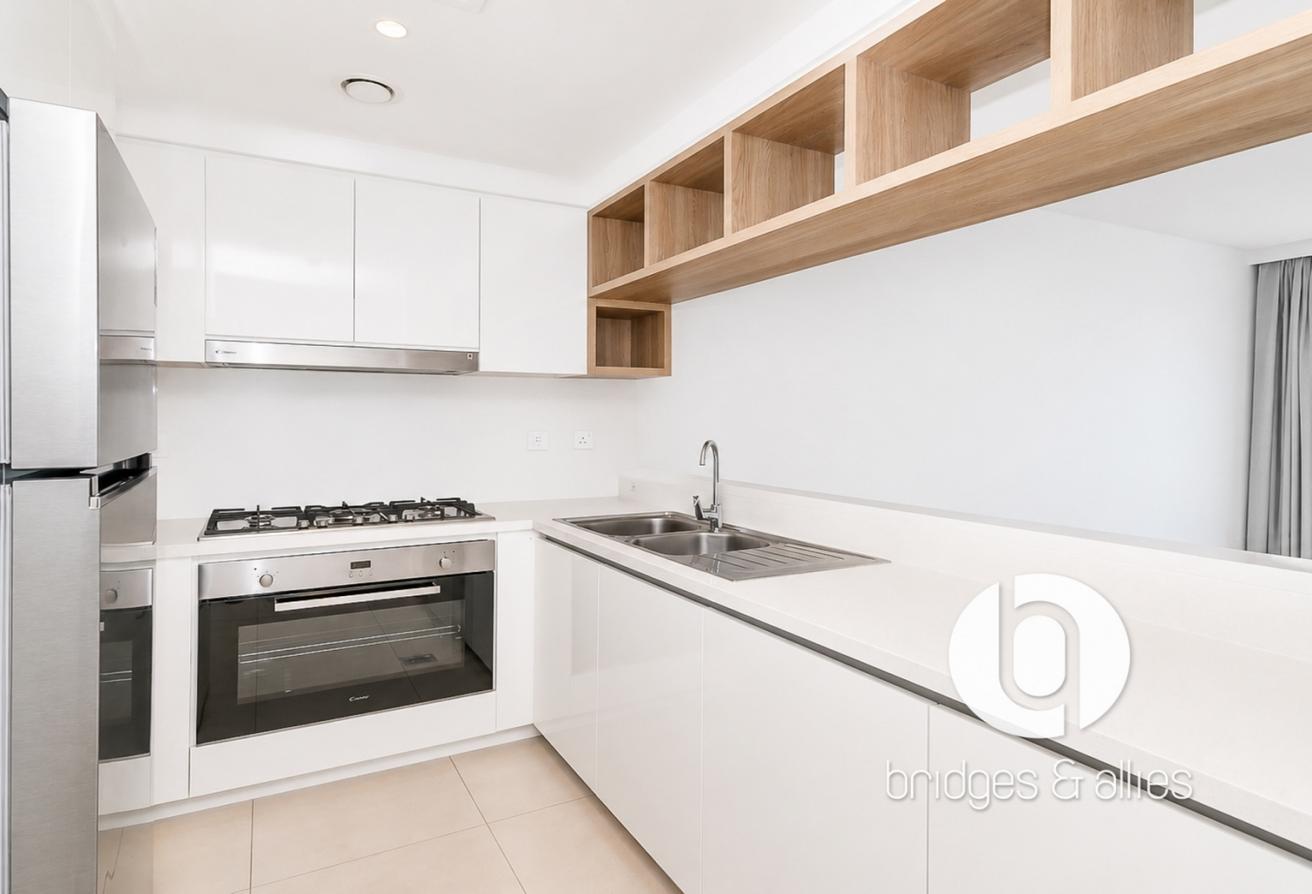 BURJ VIEW | MID FLOOR | NEW LISTING photo 8