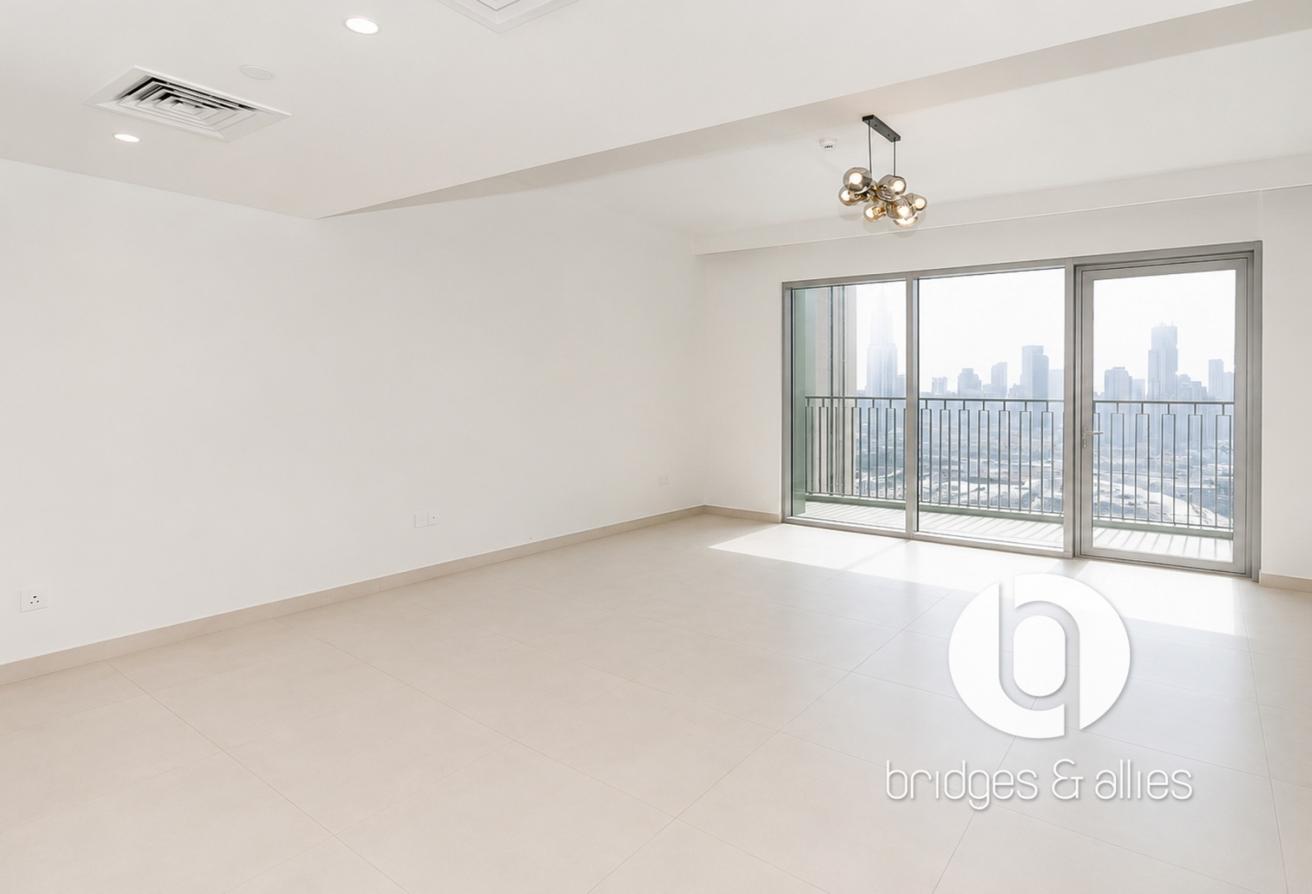 BURJ VIEW | MID FLOOR | NEW LISTING photo 3