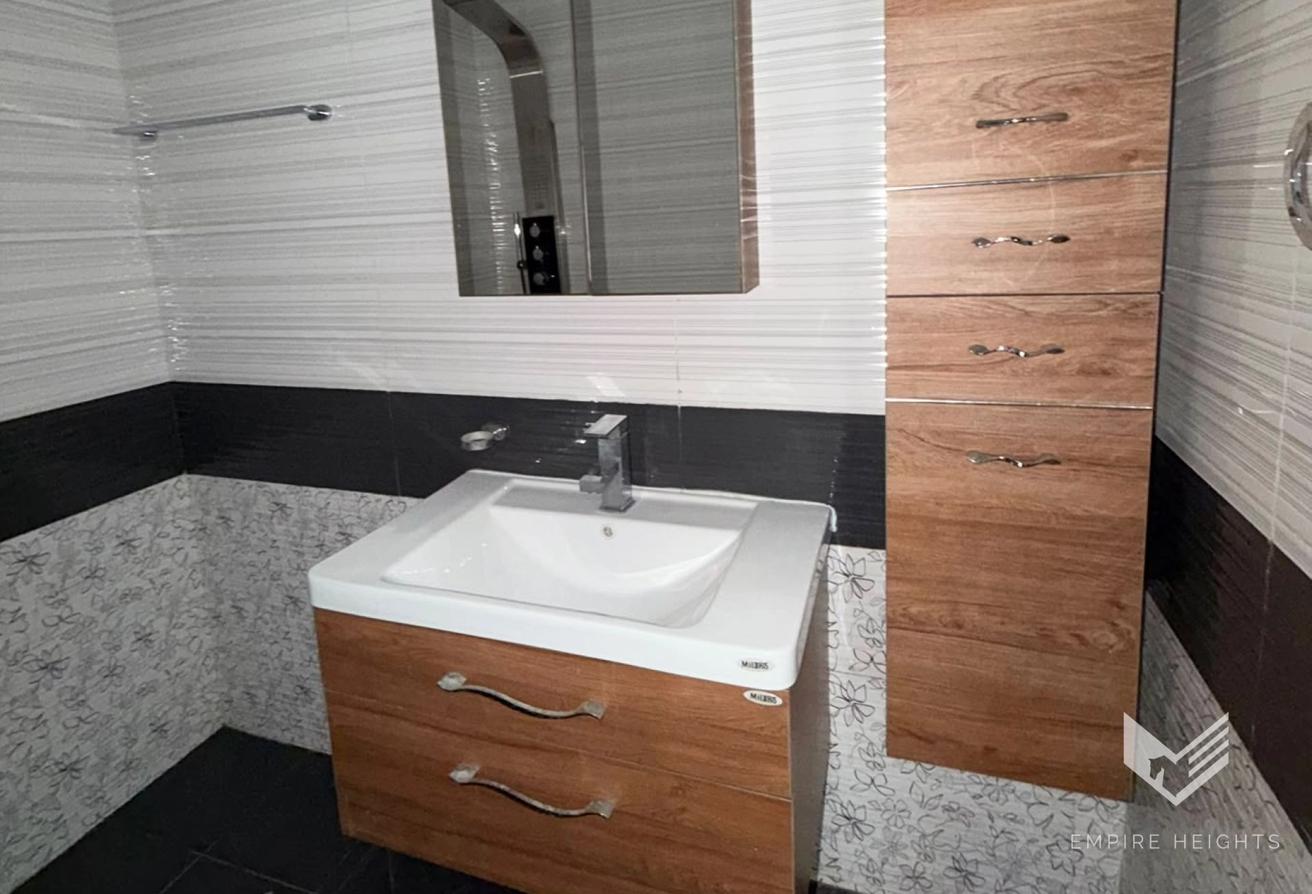 Near Metro | Fully Furnished | Community View photo 9