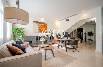 Villa - 5 Bedrooms - 6 Bathrooms for rent in District 7 - Jumeirah Park - Dubai Villa - 5 Bedrooms - 6 Bathrooms for rent in District 7 - Jumeirah Park - Dubai