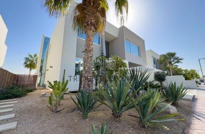 Villa - 5 Bedrooms - 6 Bathrooms for rent in Signature Villas Frond N - Signature Villas - Palm Jumeirah - Dubai