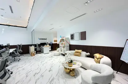 مكتب - 3 غرف نوم للبيع في برج بارك لين - الخليج التجاري - دبي