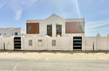 Villa - 4 Bedrooms - 6 Bathrooms for rent in Hoshi - Al Badie - Sharjah