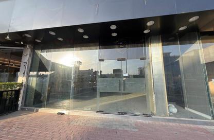 Shop - Studio - 5 Bathrooms for rent in International Airport Area - Deira - Dubai