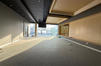 Shop - Studio - 5 Bathrooms for rent in International Airport Area - Deira - Dubai