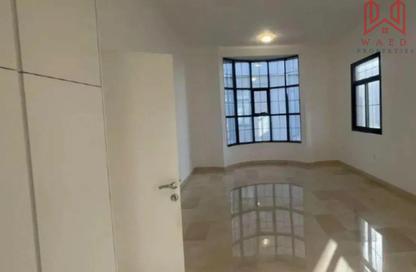 Villa - 5 Bedrooms - 6 Bathrooms for rent in Jumeirah 1 Villas - Jumeirah 1 - Jumeirah - Dubai Villa - 5 Bedrooms - 6 Bathrooms for rent in Jumeirah 1 Villas - Jumeirah 1 - Jumeirah - Dubai