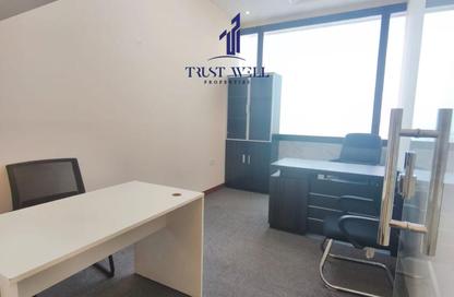 Business Centre - Studio - 4 Bathrooms for rent in Dar Al Salam Building - Corniche Road - Abu Dhabi