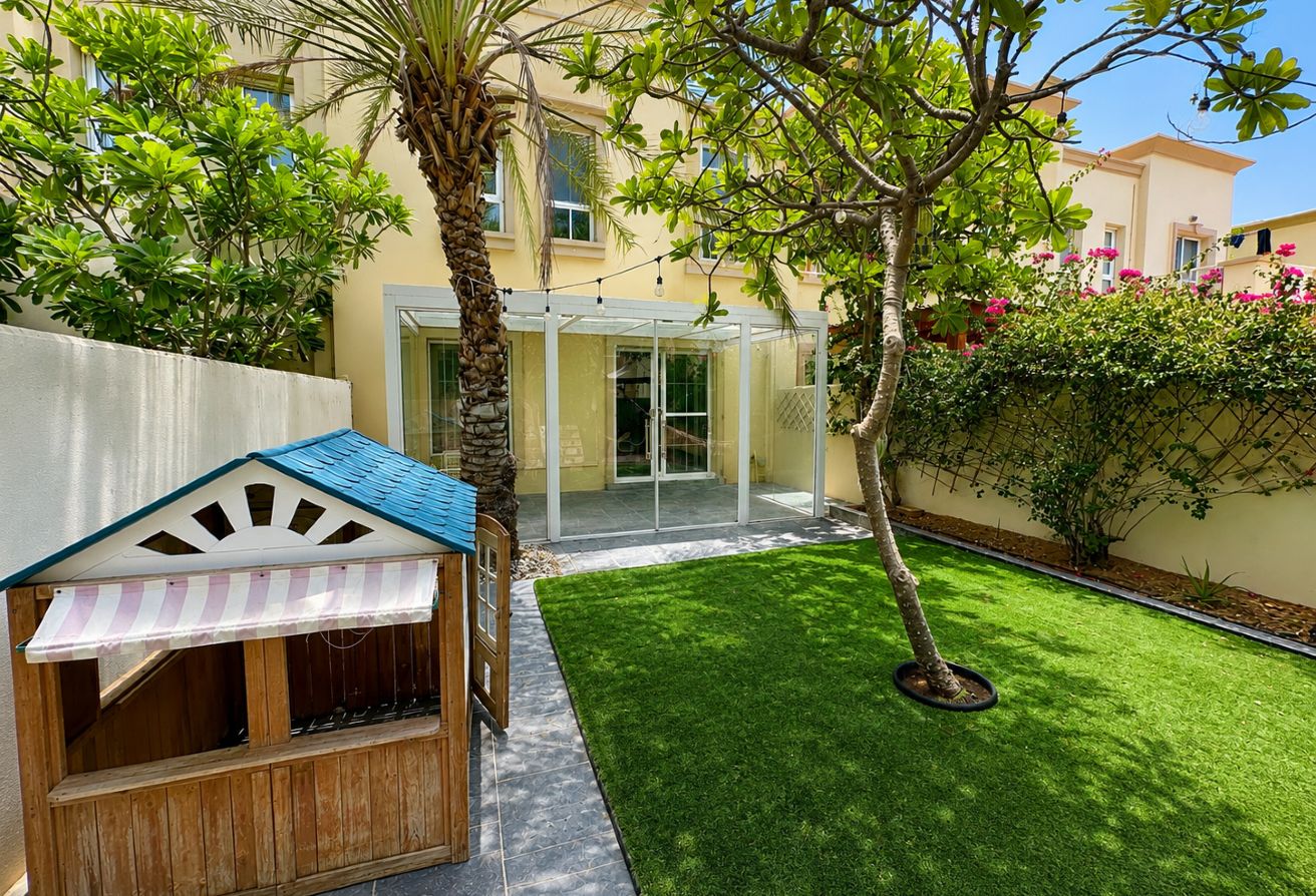 Extended | Next to park and pool | Pergola
