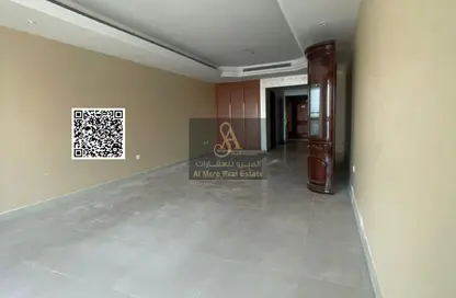 شقة - 2 غرف نوم - 4 حمامات للبيع في برج الكورنيش - طريق كورنيش عجمان - عجمان