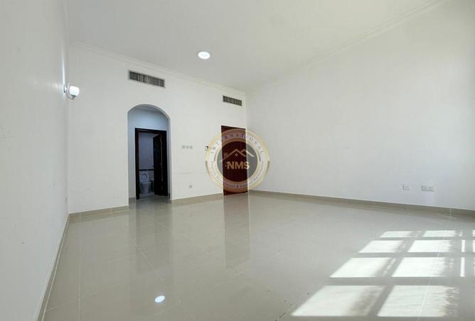 76586713 - Property Image 2