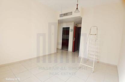 Apartment - 1 - 1 for rent in Fire Station Road - Muwaileh - Sharjah