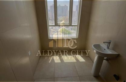 Apartment - 2 Bedrooms - 4 Bathrooms for rent in Ajman Corniche Residences - Ajman Corniche Road - Ajman