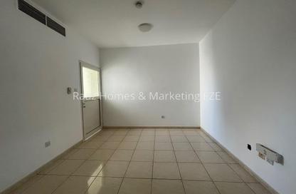 Apartment - 1 - 1 for rent in Al Nabaa Building - Al Naba'ah - Al Sharq - Sharjah