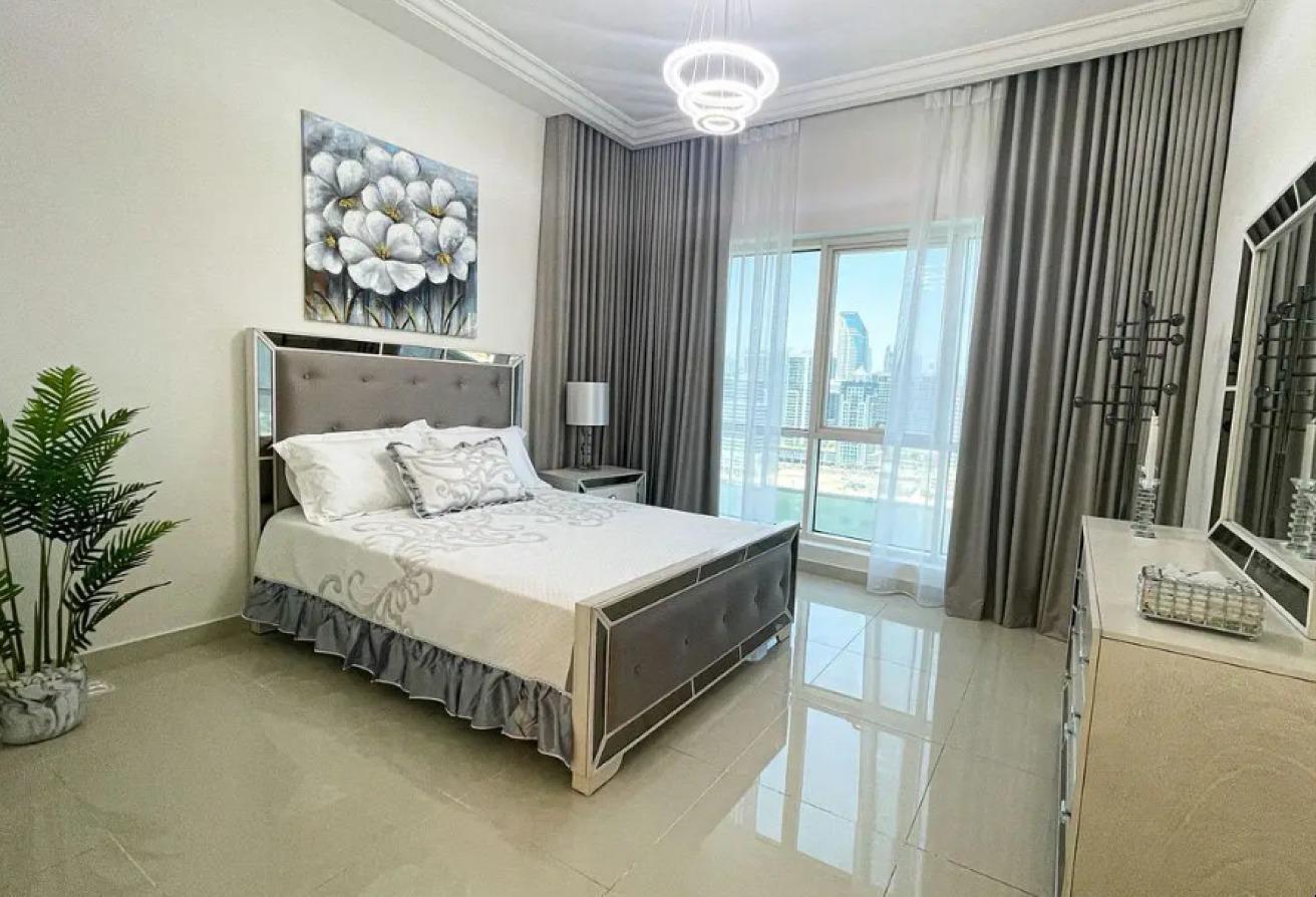 Canal View | Luxury Furnished | Available photo 10