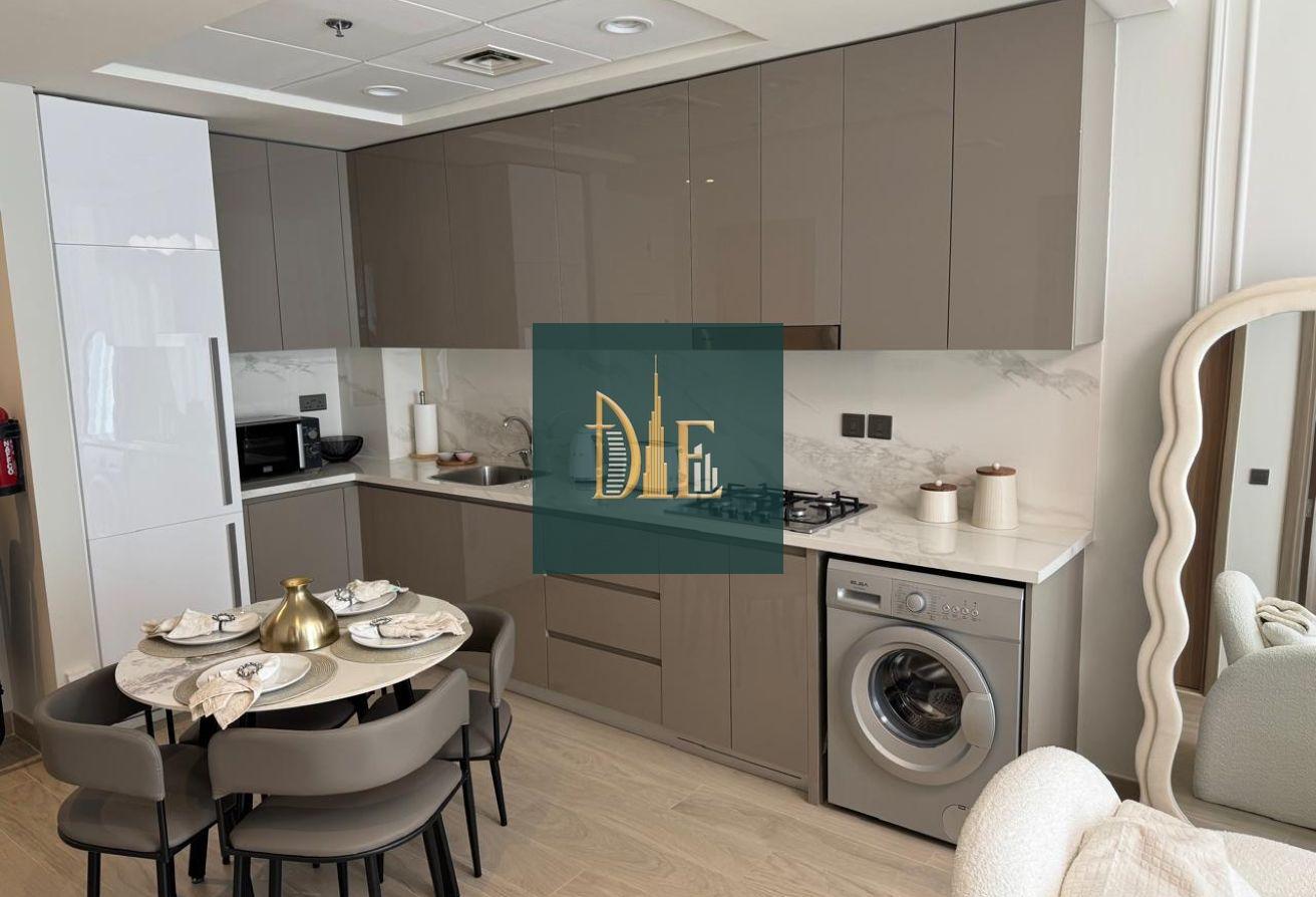 Modern 1BR | Fully Furnished | Pool View photo 3