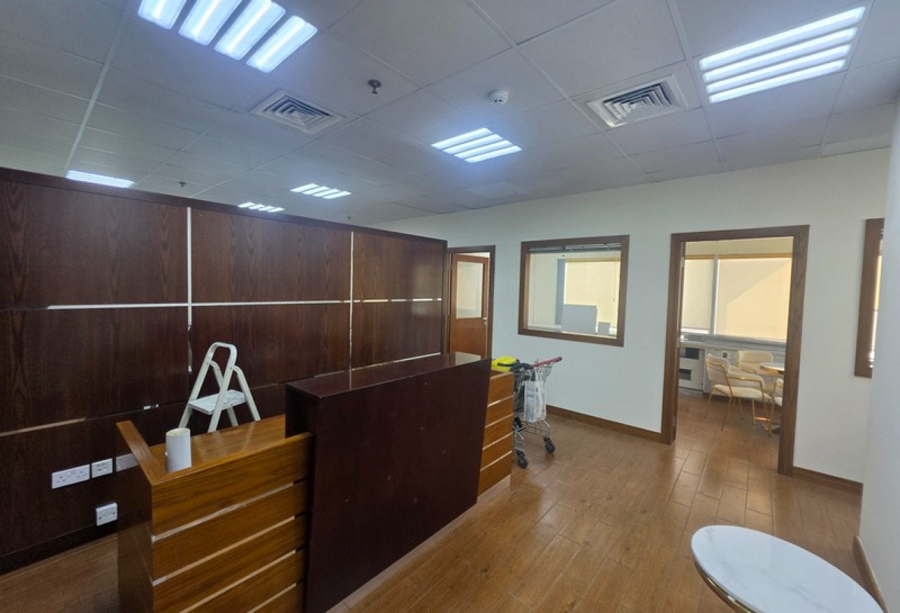 READY TO MOVE IN | FITTED OFFICE | WALK TO METRO