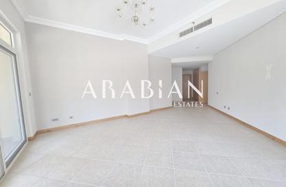 Apartment - 2 Bedrooms - 2 Bathrooms for rent in Al Anbara - Shoreline Apartments - Palm Jumeirah - Dubai