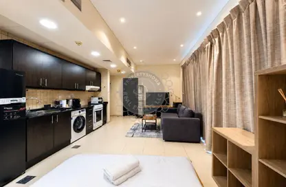 Apartment - 1 Bathroom for rent in The Royal Oceanic - Dubai Marina - Dubai
