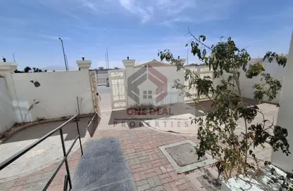 فيلا - استوديو - 8 حمامات للايجار في عشارج - العين