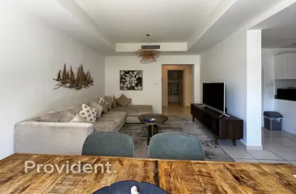 Villa - 2 Bedrooms - 3 Bathrooms for rent in Springs 2 - The Springs - Dubai