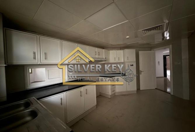 81522399 - Property Image 3