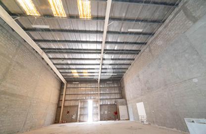 Warehouse - Studio for rent in Dubai Investment Park 1 (DIP 1) - Dubai Investment Park (DIP) - Dubai