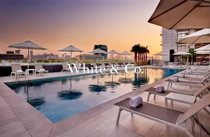 شقة - 2 غرف نوم - 3 حمامات للبيع في الابراج الثلاثة - حديقة دبي العلميه - دبي