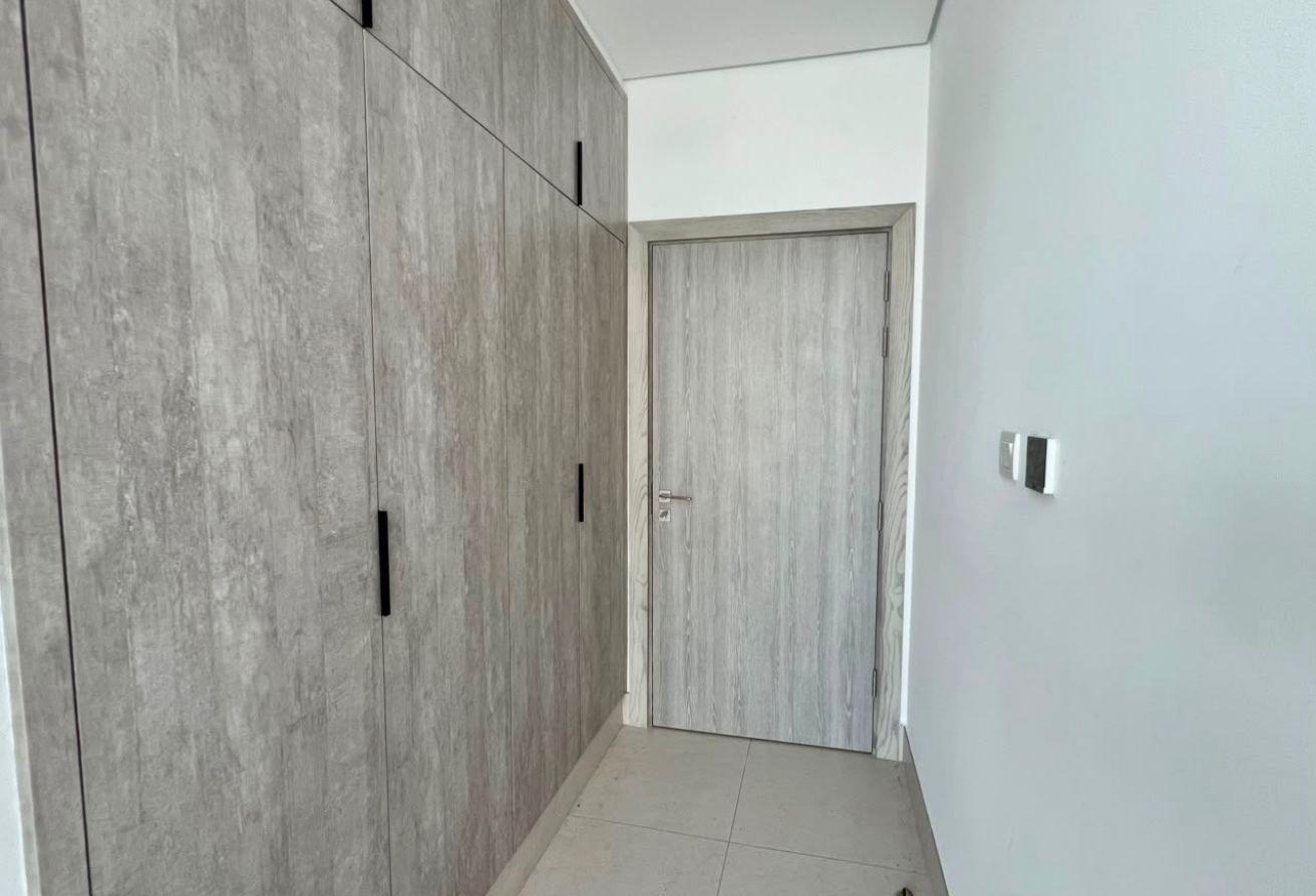 SEMI NEW 2 BHK | HUGE & SPACIOUS APARTMENT photo 5