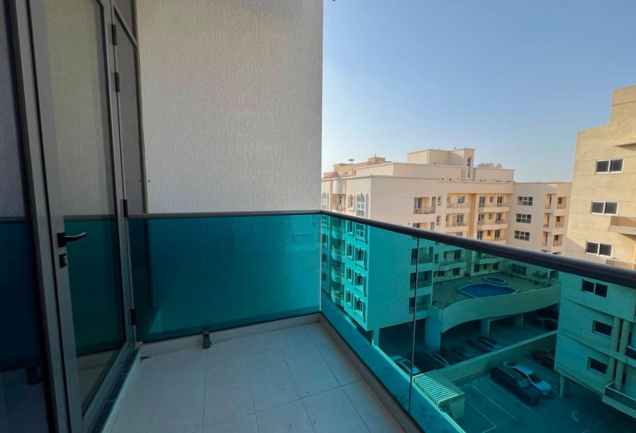 SEMI NEW 2 BHK | HUGE & SPACIOUS APARTMENT photo 4