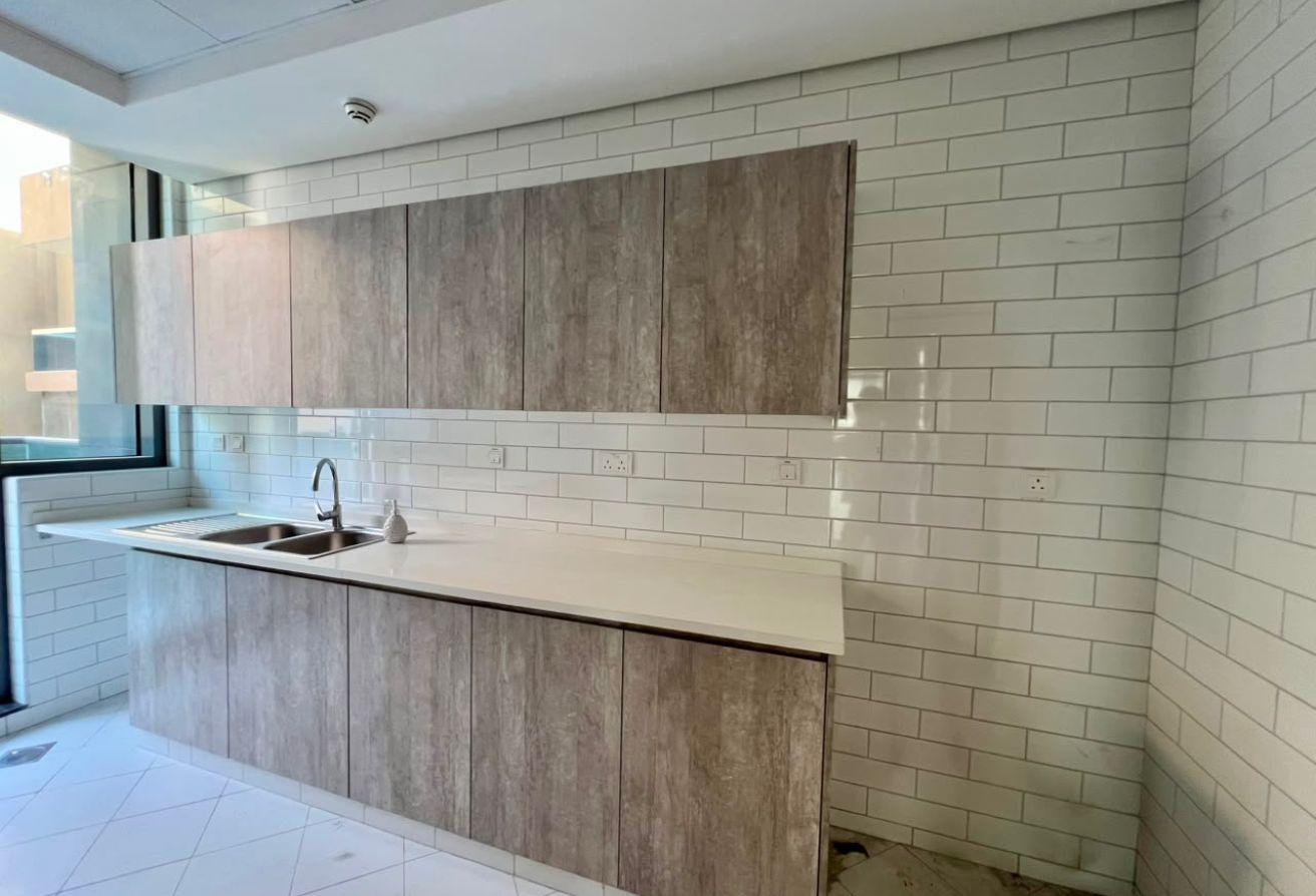 SEMI NEW 2 BHK | HUGE & SPACIOUS APARTMENT photo 15