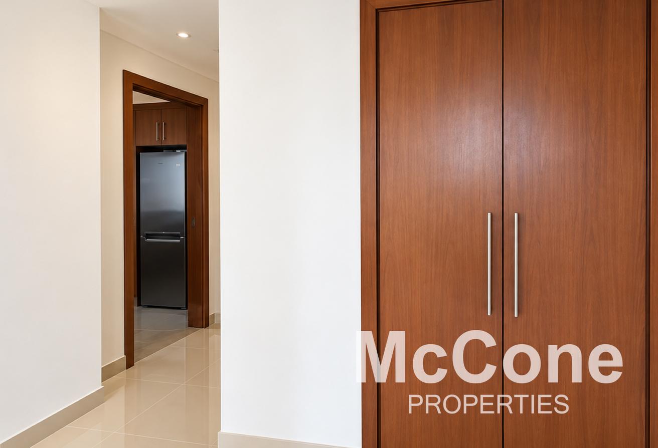 Spacious | Massive Terrace | Plus Study photo 6