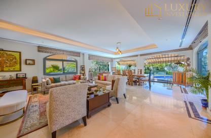 Villa - 5 Bedrooms - 6 Bathrooms for rent in District 2 - Jumeirah Park - Dubai