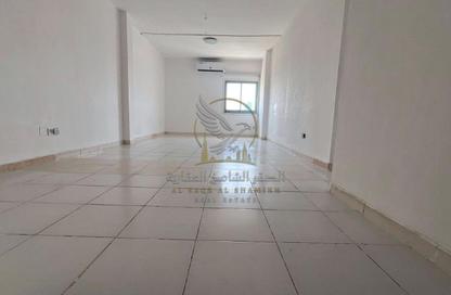 Staff Accommodation - Studio - 2 for rent in Plaza Building - Al Ghuwair - Al Gharb - Sharjah