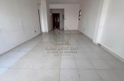 Staff Accommodation - Studio - 2 for rent in Plaza Building - Al Ghuwair - Al Gharb - Sharjah