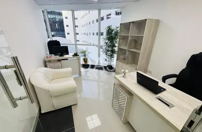 مكتب - غرفة نوم - 1 حمام للايجار في الفجر كومبلكس - عود ميثاء - بر دبي - دبي